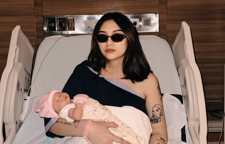 Istri Onad, Beby dan bayi Janeera. (Instagram/onadio_leonardo)